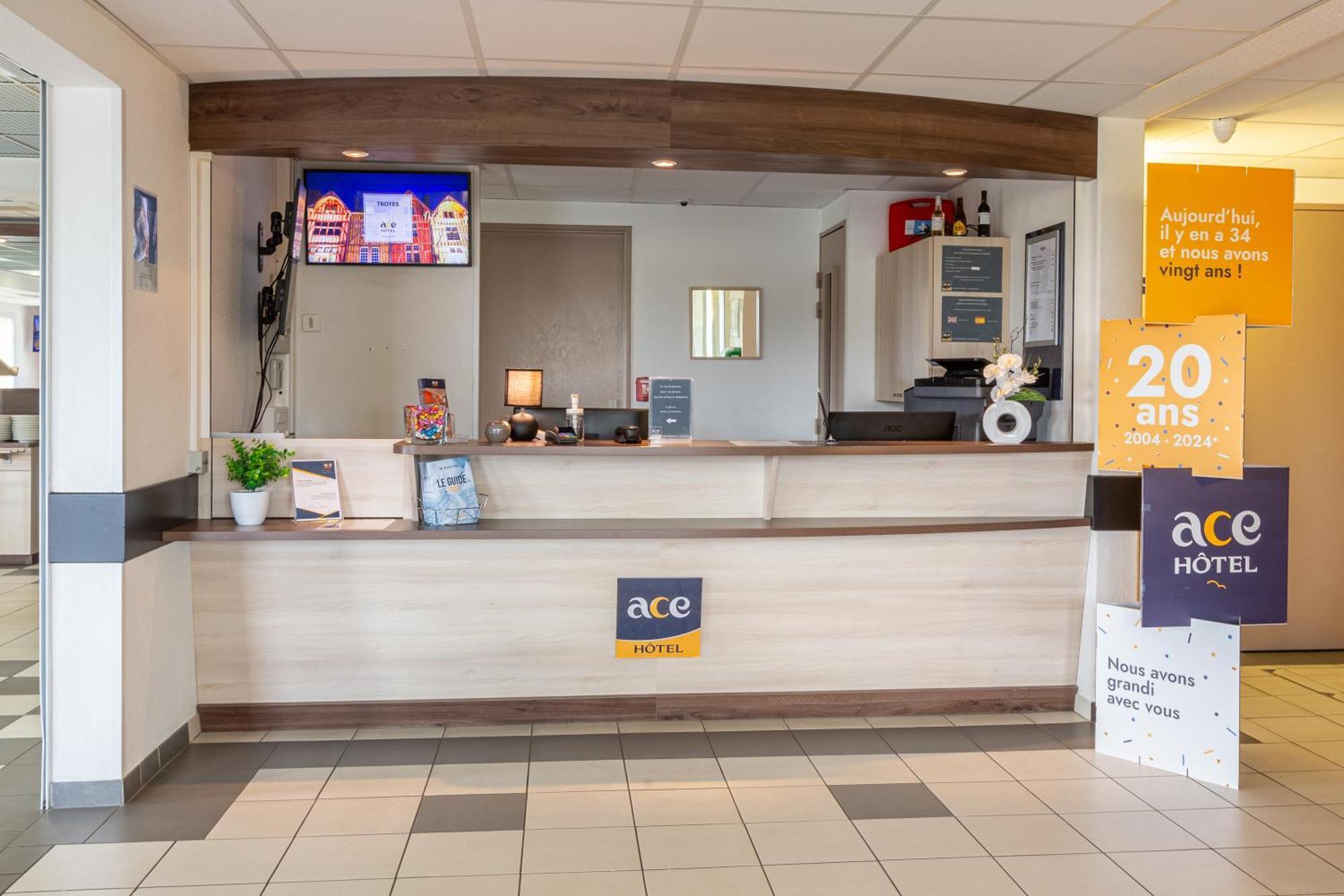 Ace Hotel Chateauroux Deols Eksteriør bilde